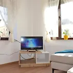 Rh Center Apartmán *